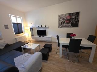 66m2 FERIENWOHNUNG - 2 RAUM WOHNUNG APARTMENT in ZITTAUER STADTZENTRUM INNENSTADT INNENRING TOP LAGE - WOHNEN AUF ZEIT IN ZITTAU - 2