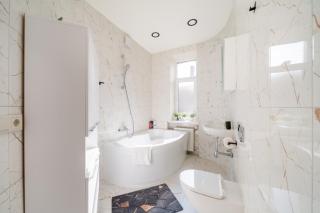 New 3BR for 5 - Big Bathtub & Elevator - 7