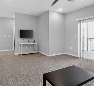 Cozy Modern Apartment with Home Comforts - 6