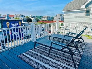 Modern 1BR Steps to Thames Street W - 5