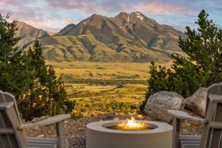 Mountain Yurt - Luxe Yellowstone Cabin I Condé Nast - Emigrant - 5
