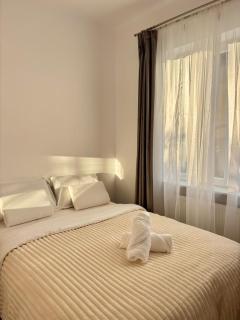 Urban Escape - Chic & Spacious Apartment - 6
