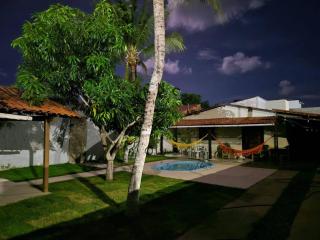 Refúgio com Piscina e Lazer Completo na Praia - 9