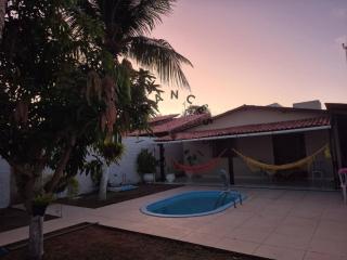 Refúgio com Piscina e Lazer Completo na Praia - 1
