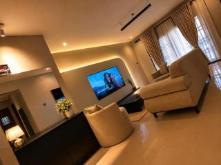 Home2Suite by Veronica Bunga-Buziga-Munyonyo- Luxury with Netflix, DStv, Wi-Fi, & Free Parking - 9