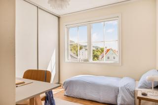 Apartment with a beautiful fjord view in Bergen - 4