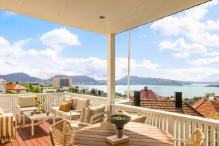 Apartment with a beautiful fjord view in Bergen - 2