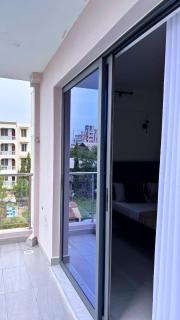 Bamburi Designer studio Pool Wifi Netflix balcony - 6