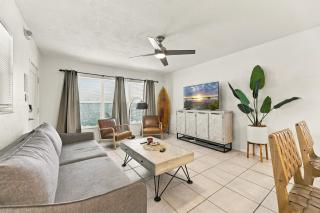Walk to Cocoa Beach & Downtown 2BR w/ King Bed - 9