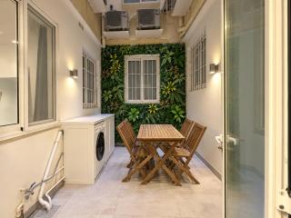 Sliema 2BR Seafront Maisonette Qui Si Sana - 9