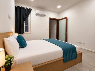Sliema 2BR Seafront Maisonette Qui Si Sana - 8