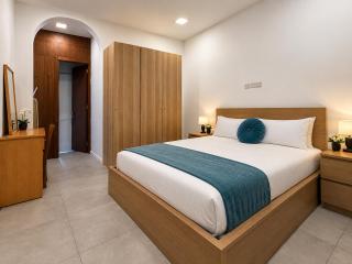 Sliema 2BR Seafront Maisonette Qui Si Sana - 4