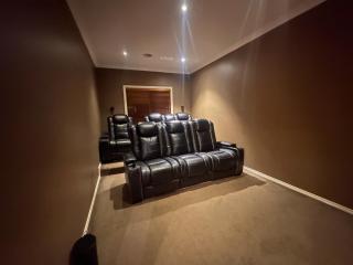 Relax at Spacious 4BR Family Retreat Theatre & Sunroom - 2