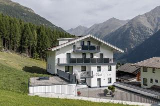 Haus Crystal - 9
