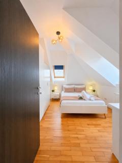 Central Skylight Suites 16 - 3