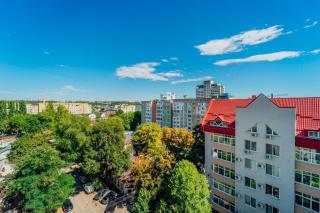 Central Chisinau 10-Min Walk to National Wine Day - 5