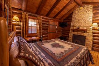 White Pines Lodge - 4