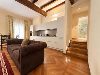 Elegant Home in the Heart of Bologna, Via de Musei - 2