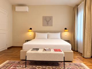 Elegant Home in the Heart of Bologna, Via de Musei - 0