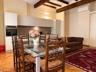 Elegant Home in the Heart of Bologna, Via de Musei - 5