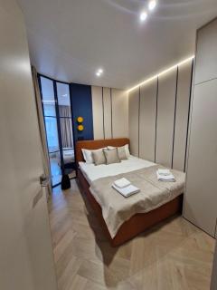 M&D Blue Art Gallery Suite Center - 8