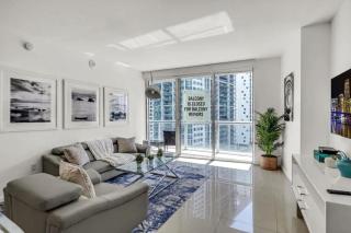 Icon Brickell Retreat 1BR and Spa, Pool, Views - 8