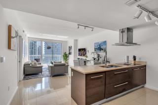 Icon Brickell Retreat 1BR and Spa, Pool, Views - 1