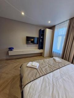 M&D Blue Art Gallery Suite Center - 9