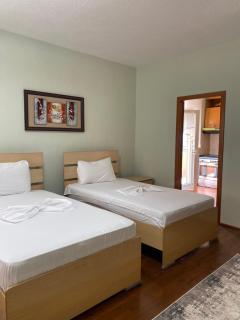 Room 4 - 1