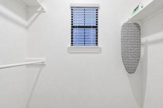 Elegant 1BR Getaway. Pool, Gym and Balcony - 5
