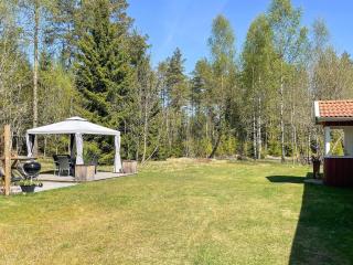 6 person holiday home in HÅCKSVIK-By Traum - 7
