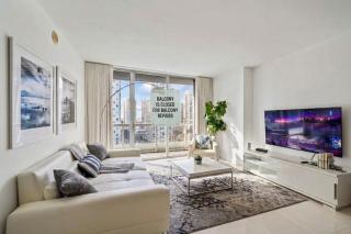 Modern High Rise One Bedroom at Icon Brickell (W) - 9