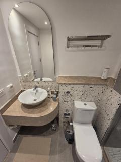 Modern 2BR Apartment ,Pool View, Maraya, El Gouna - 9