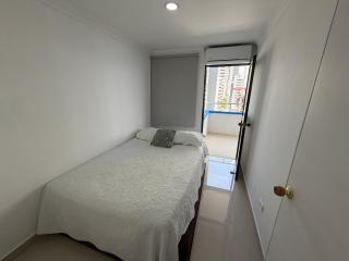 Apartamento en Bocagrande con vista lateral al mar ICDI - 1