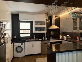 Unique 2 bedrooms garden apartment in eastown - 4