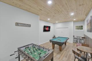 Poconos Ski Retreat w Hot Tub, Game Room, Firepit - 4