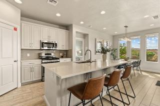 Desert Chateau townhouse - 3