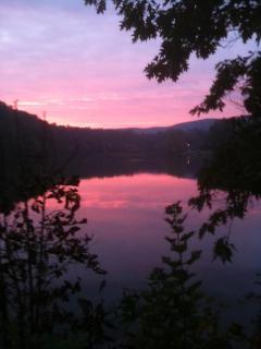 NEW! Berkshire Flat Overlooking Rising Pond! - 4