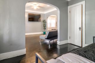 Quaint Apt 6 Mi to Stadiums & Dtwn Detroit! - 2