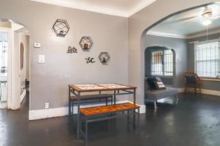 Quaint Apt 6 Mi to Stadiums & Dtwn Detroit! - 1