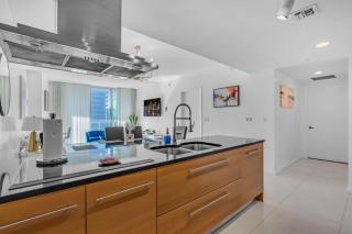 Miami Getaway in Icon Brickel 1BR in Downtown Miami - 8