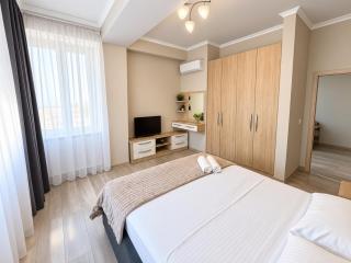 Ultra Central One Bedroom Apartment - 7