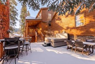Luxurious 5BDR Getaway with Hot Tub and Mountain Views - Blue River - 6