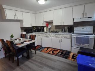 Executive Private Room in a Shared Apartment- Comfortable and Convenient - 5