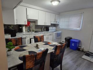 Executive Private Room in a Shared Apartment- Comfortable and Convenient - 3