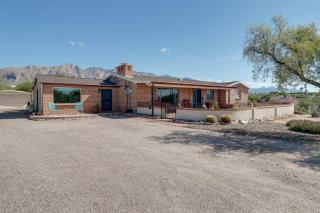 Pool, Putting Green & Mtn Views: Tucson Home - 7