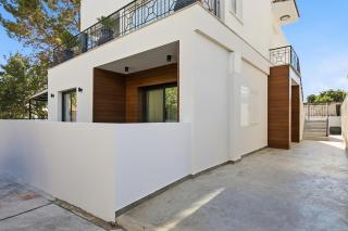 Fos Luxury Suite at Kato Paphos - 9