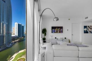 Icon Brickell 2BR Poolside Paradise in the Sky - 3