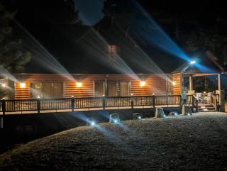 Luxury Cabin with Sauna, Hot Tub & Cold Plunge - 4