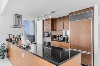 Luxurious Condo at ICON with Views - 6